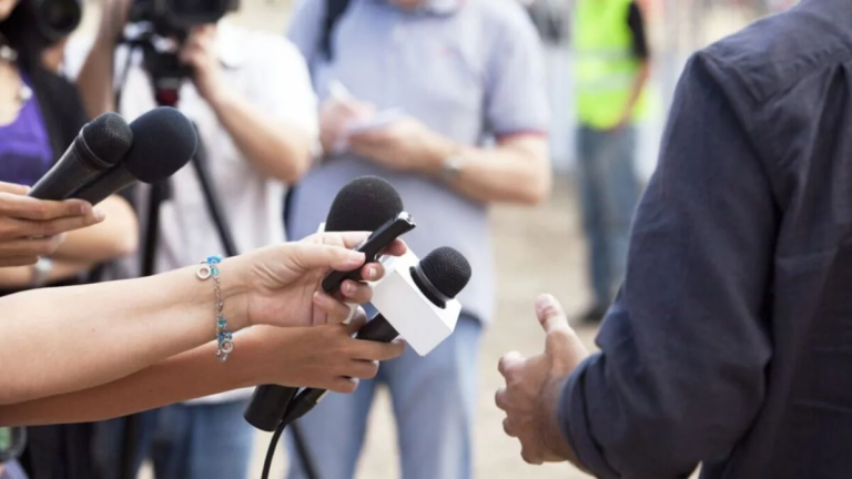 Periodistas de Irán y China, entre los casos más urgentes de persecución a la prensa